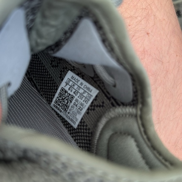 Gray Yeezy Boost 350 V2 Sneakers - Picture 6 of 7